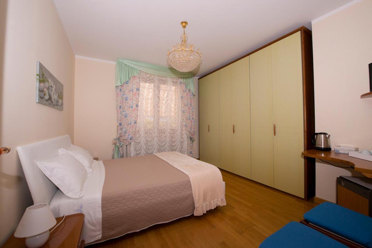 デセンツァーノ・デル・ガルダ La Casa Di Pimpi Bed & Breakfast エクステリア 写真